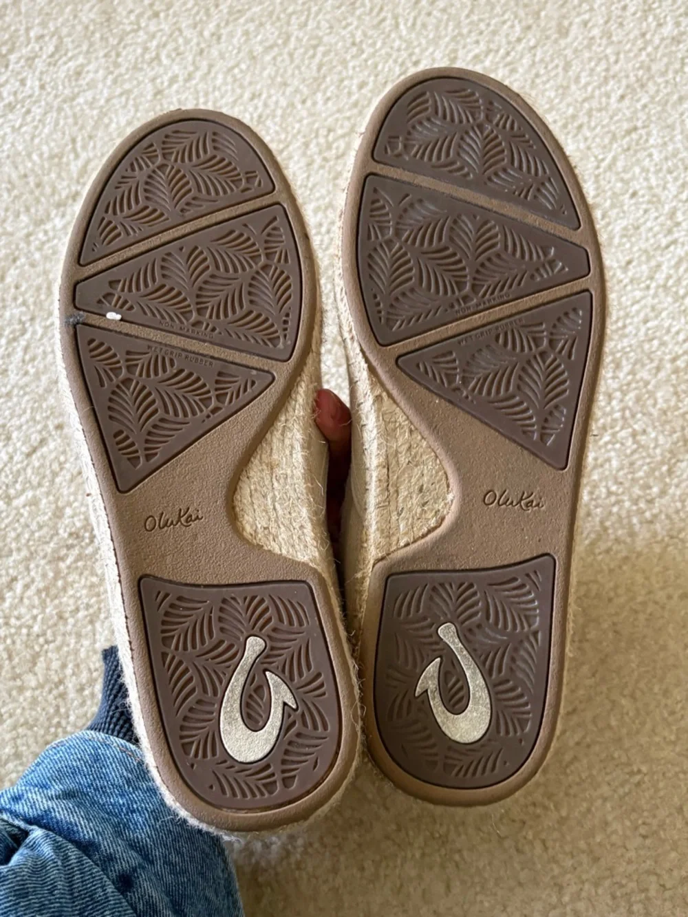 OluKai Women's Kaula Pa'a Kapa Slip-On Espadrille Shoes. Size 8.
